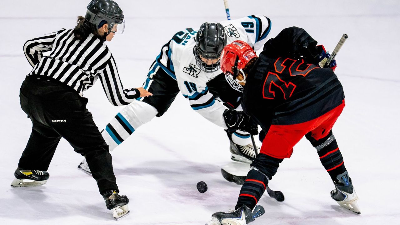 How Youth Hockey Players Can Stand Out to Coaches and Scouts During the Season